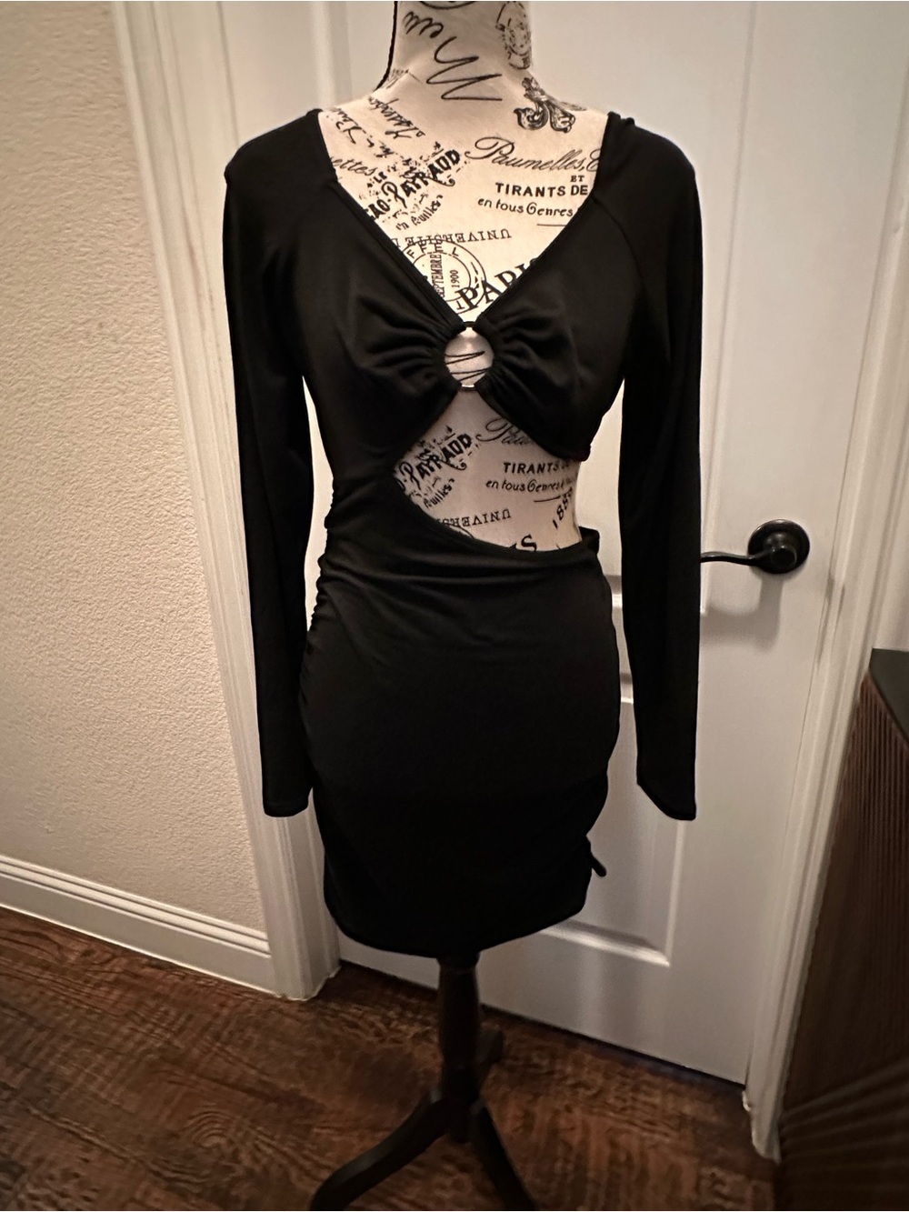 SHEIN Black Asymmetrical Cutout Mini Dress with Ring Accent